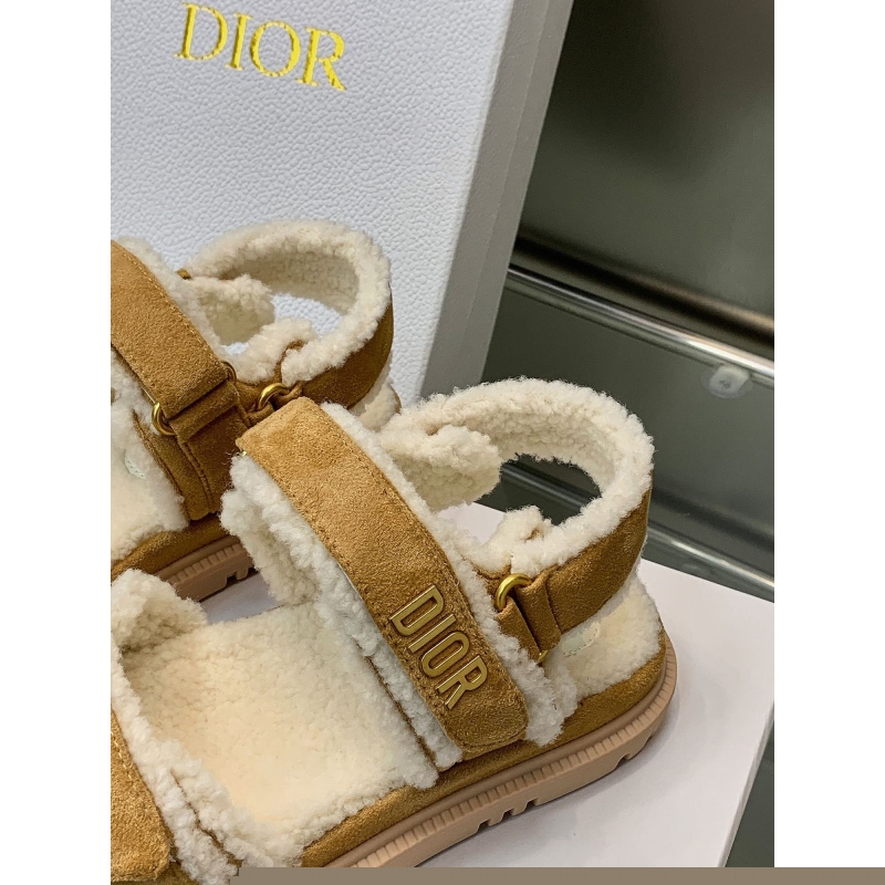 ch**an D*or sandals